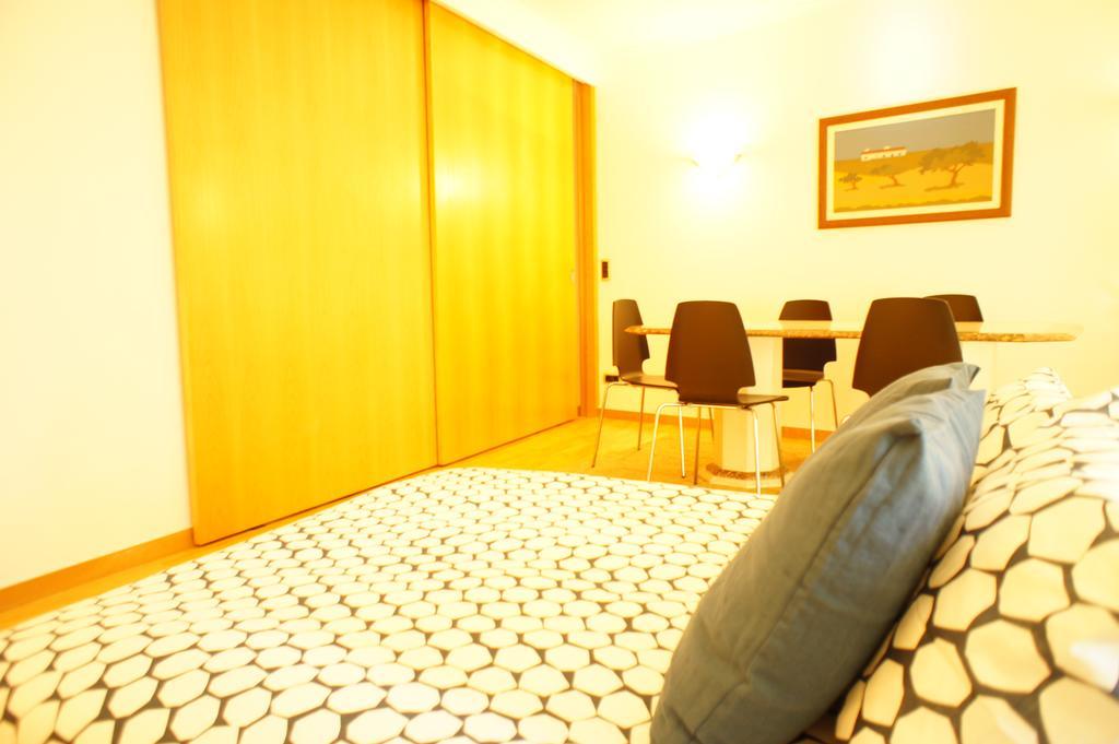 Modern Apartment Near The Bridge Lisboa Exterior foto