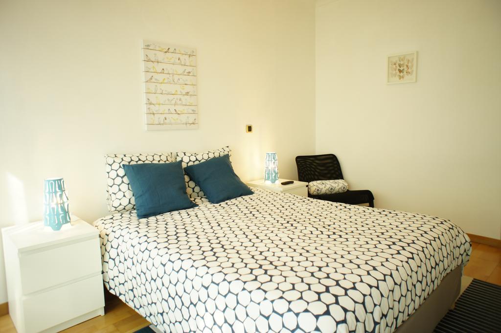 Modern Apartment Near The Bridge Lisboa Exterior foto