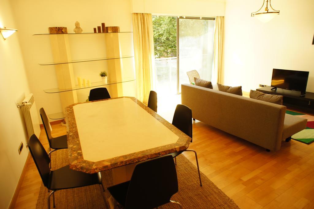 Modern Apartment Near The Bridge Lisboa Exterior foto