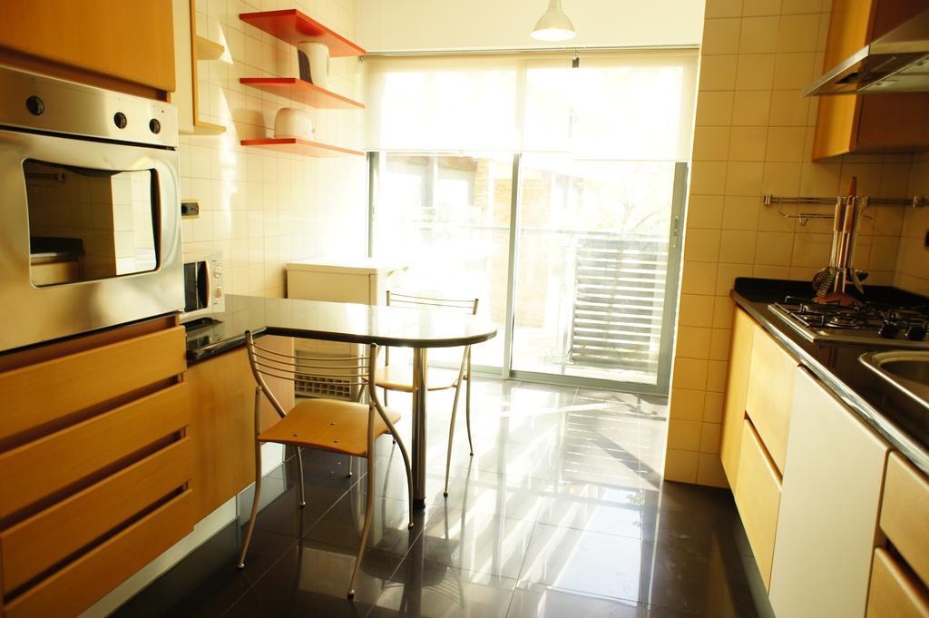 Modern Apartment Near The Bridge Lisboa Exterior foto